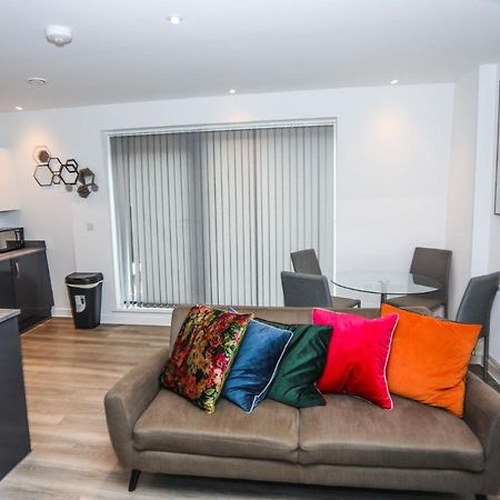 Lovely 2 Bed Apartment With Parking London Bagian luar foto
