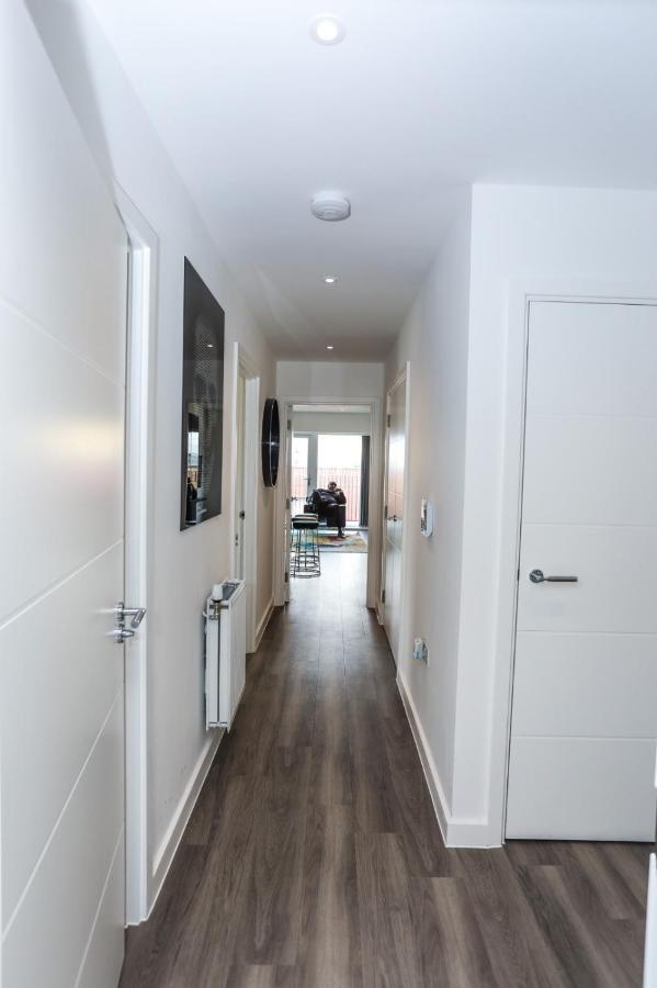 Lovely 2 Bed Apartment With Parking London Bagian luar foto