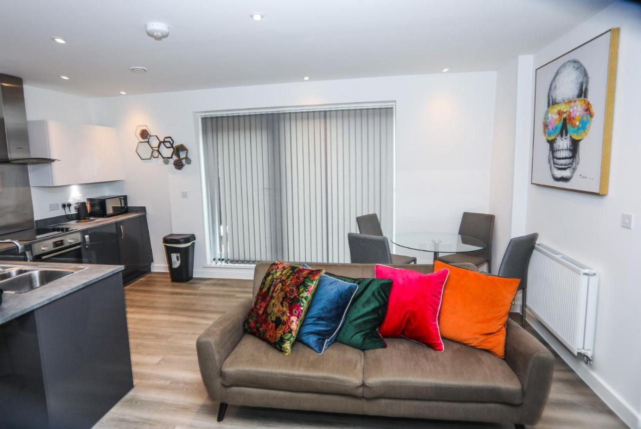 Lovely 2 Bed Apartment With Parking London Bagian luar foto