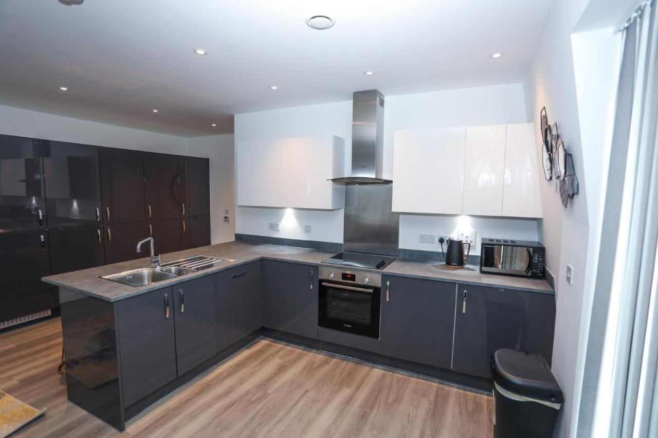 Lovely 2 Bed Apartment With Parking London Bagian luar foto