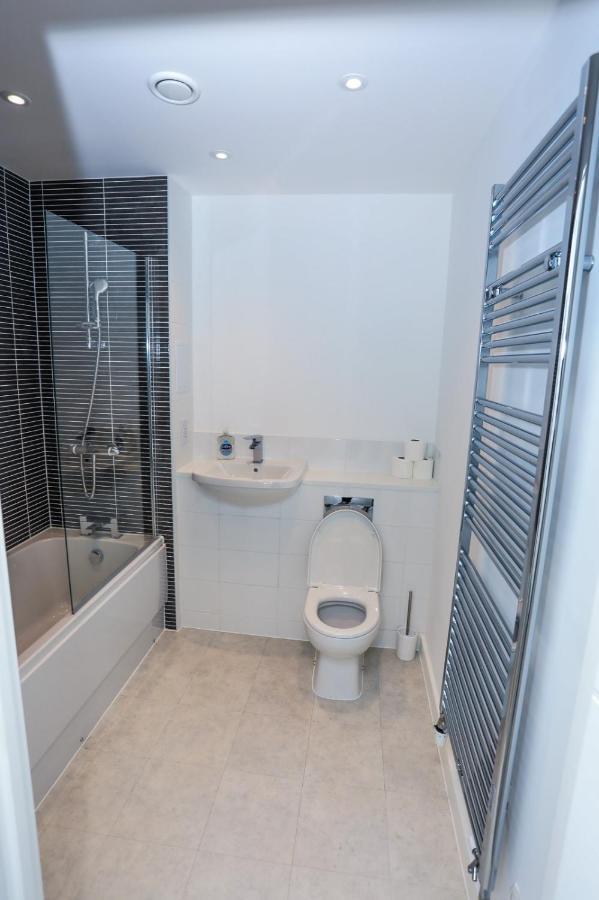 Lovely 2 Bed Apartment With Parking London Bagian luar foto